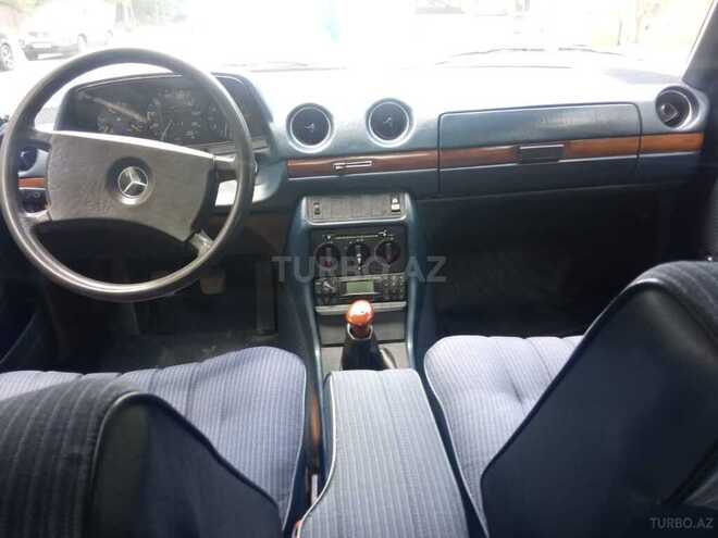Mercedes E 200 1984, 240,000 km - 2.0 l - Bakı