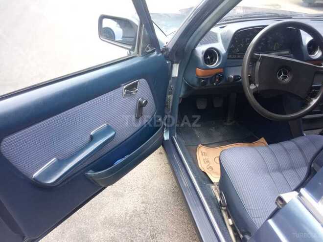 Mercedes E 200 1984, 240,000 km - 2.0 l - Bakı