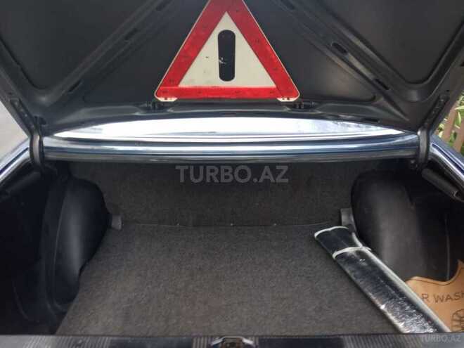 Mercedes E 200 1984, 240,000 km - 2.0 l - Bakı