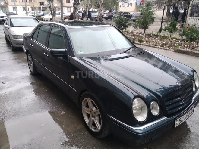 Mercedes E 240 1997, 305,000 km - 2.4 l - Sumqayıt