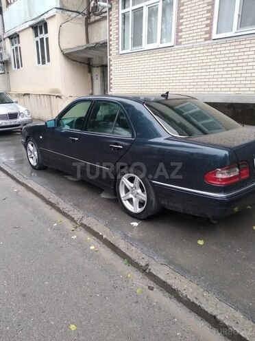 Mercedes E 240 1997, 305,000 km - 2.4 l - Sumqayıt