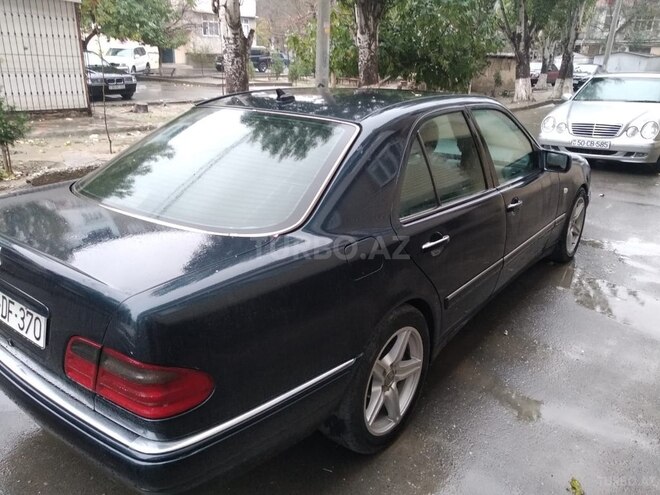 Mercedes E 240 1997, 305,000 km - 2.4 l - Sumqayıt