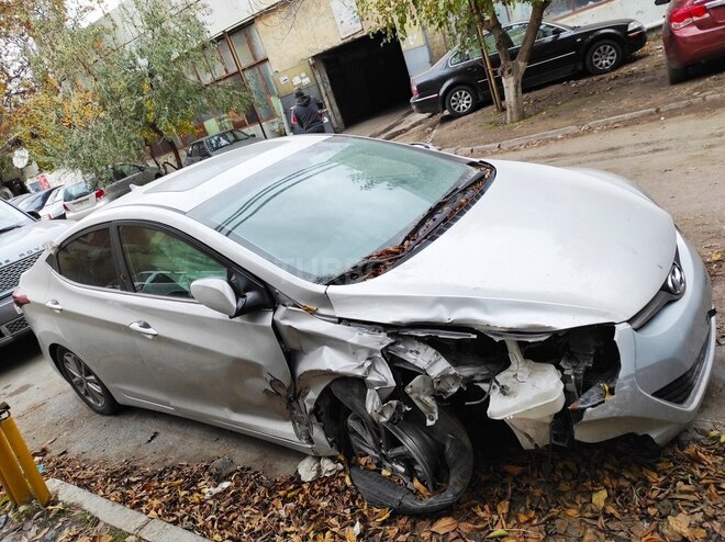 Hyundai Elantra 2015, 44,000 km - 1.8 l - Bakı