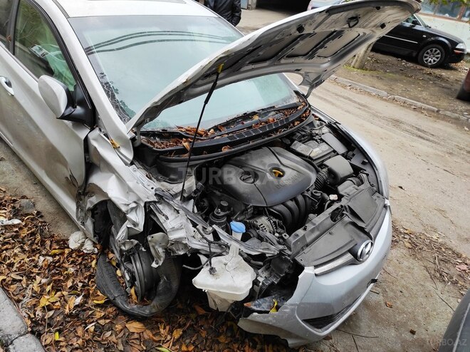 Hyundai Elantra 2015, 44,000 km - 1.8 l - Bakı