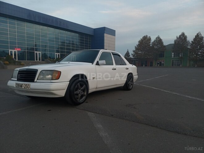 Mercedes E 250 1994, 700,000 km - 2.5 л - Bərdə