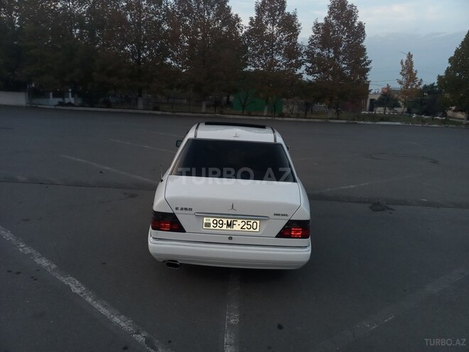 Mercedes E 250 1994, 700,000 km - 2.5 л - Bərdə