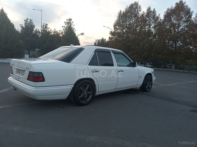 Mercedes E 250 1994, 700,000 km - 2.5 л - Bərdə