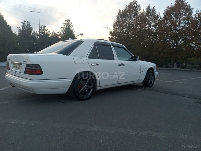 Mercedes E 250 1994, 700,000 km - 2.5 л - Bərdə