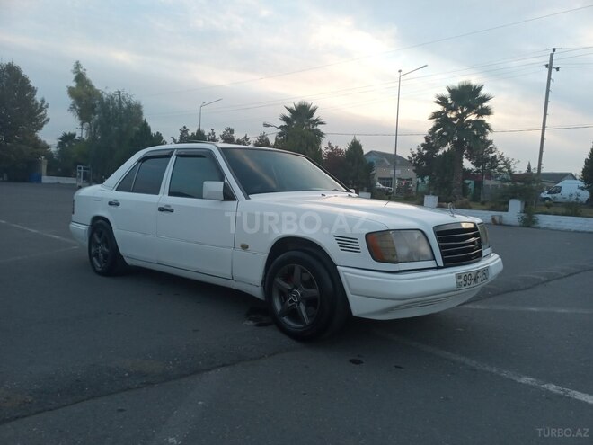 Mercedes E 250 1994, 700,000 km - 2.5 л - Bərdə