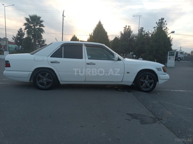 Mercedes E 250 1994, 700,000 km - 2.5 л - Bərdə