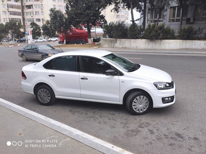 Volkswagen Polo 2018, 60,000 km - 1.5 l - Bakı
