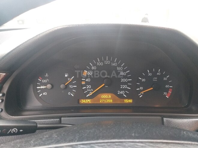 Mercedes E 240 1998, 271,000 km - 2.4 l - Sumqayıt
