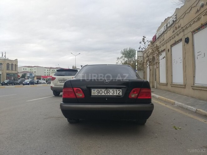 Mercedes E 240 1998, 271,000 km - 2.4 l - Sumqayıt