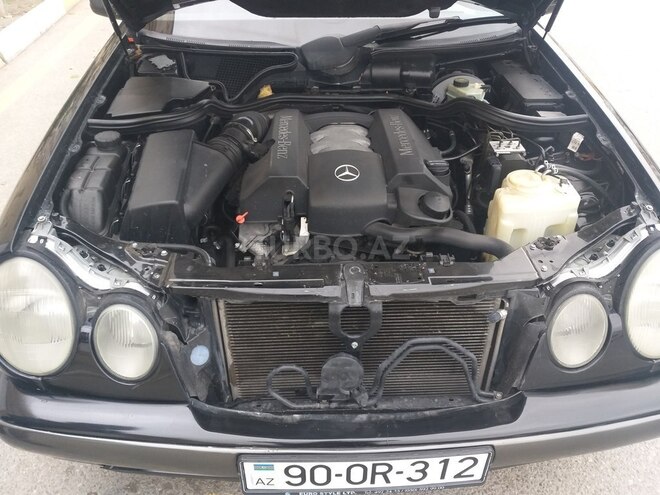 Mercedes E 240 1998, 271,000 km - 2.4 l - Sumqayıt