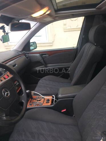 Mercedes E 240 1998, 271,000 km - 2.4 l - Sumqayıt
