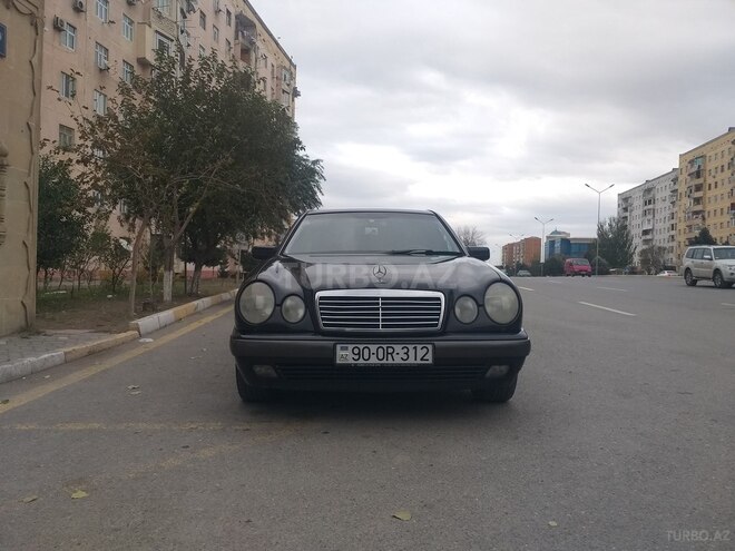 Mercedes E 240 1998, 271,000 km - 2.4 l - Sumqayıt