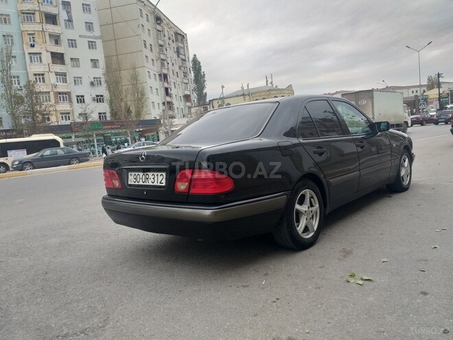 Mercedes E 240 1998, 271,000 km - 2.4 l - Sumqayıt
