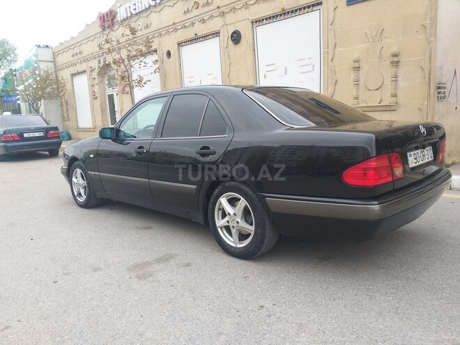 Mercedes E 240 1998, 271,000 km - 2.4 l - Sumqayıt