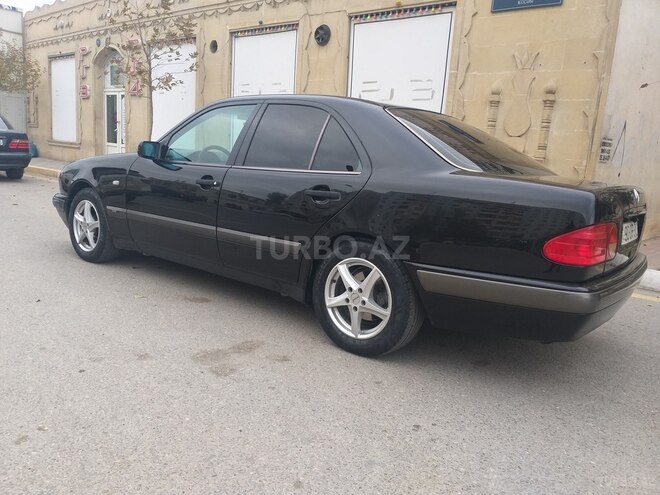 Mercedes E 240 1998, 271,000 km - 2.4 l - Sumqayıt