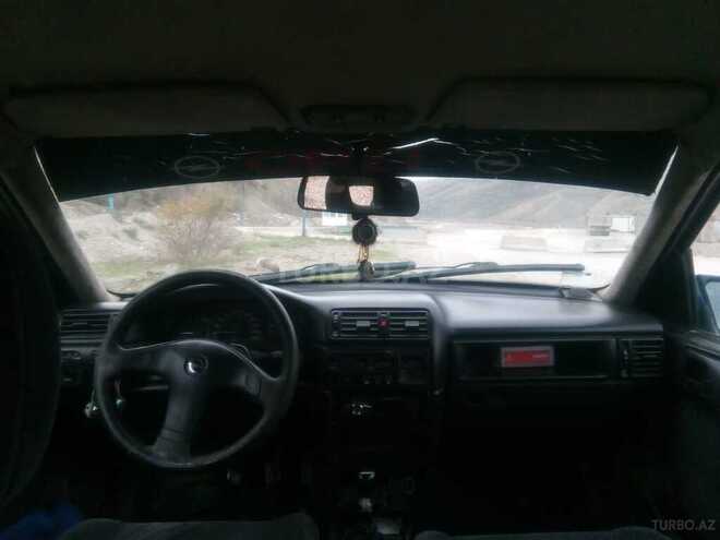 Opel Vectra 1993, 250,000 km - 1.7 л - Siyəzən