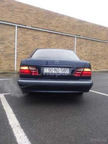 Mercedes E 280 2000, 310,000 km - 2.8 l - Bakı