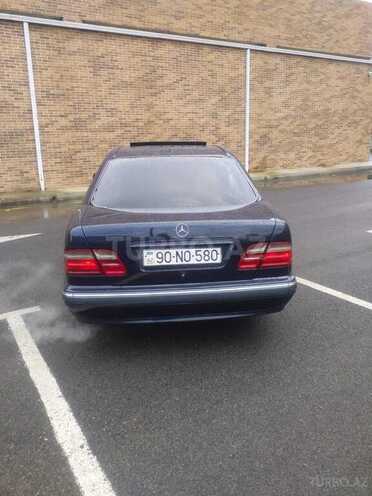 Mercedes E 280 2000, 310,000 km - 2.8 l - Bakı