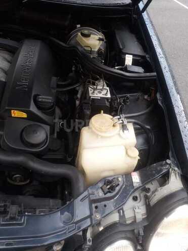 Mercedes E 280 2000, 310,000 km - 2.8 l - Bakı