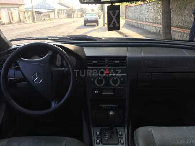 Mercedes C 230 1999, 260,000 km - 2.3 l - Qax