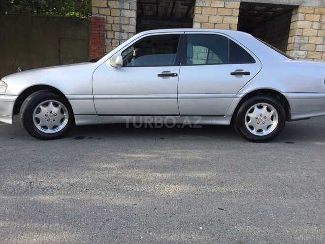 Mercedes C 230 1999, 260,000 km - 2.3 l - Qax