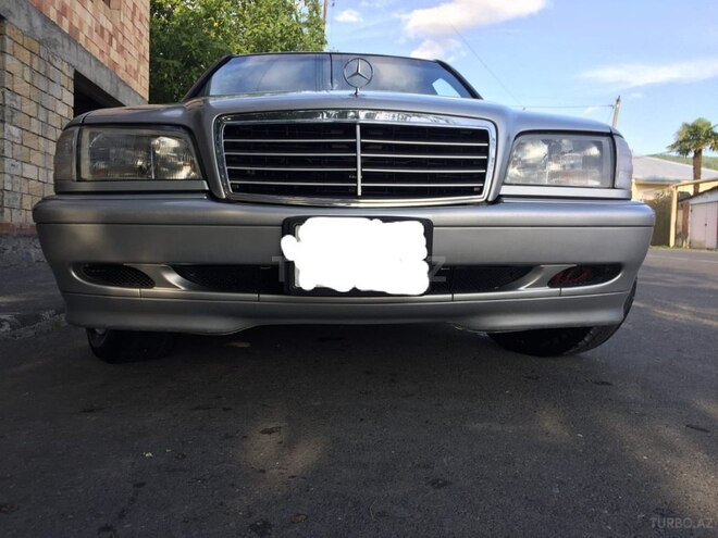 Mercedes C 230 1999, 260,000 km - 2.3 l - Qax