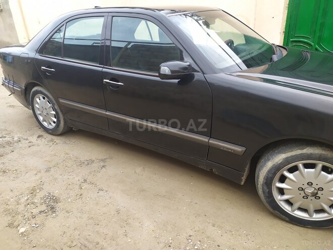 Mercedes E 220 2000, 350,000 km - 2.2 л - Bakı