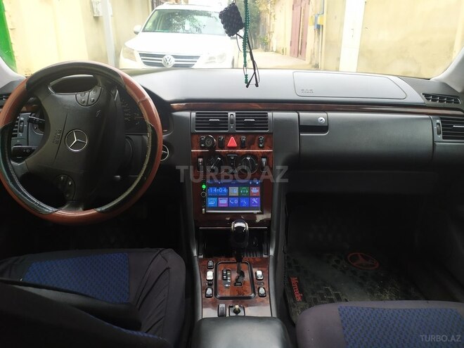 Mercedes E 220 2000, 350,000 km - 2.2 л - Bakı