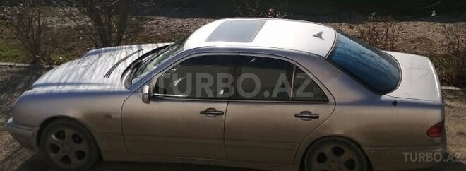 Mercedes E 280 1998, 2,957,679 km - 2.8 l - Qax