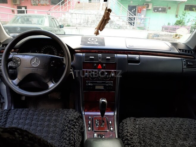Mercedes E 220 2000, 375,000 km - 2.2 l - Bakı