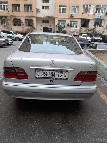 Mercedes E 220 2000, 375,000 km - 2.2 l - Bakı