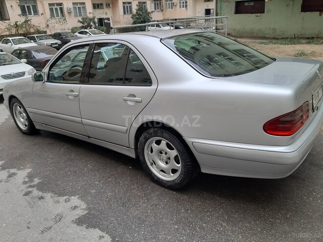 Mercedes E 220 2000, 375,000 km - 2.2 l - Bakı
