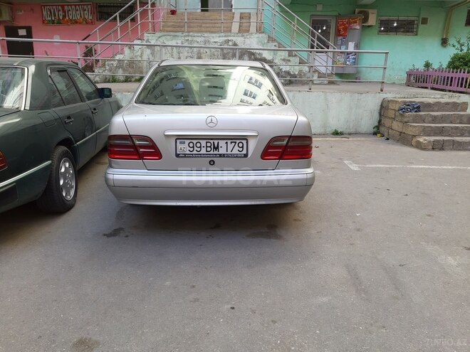 Mercedes E 220 2000, 375,000 km - 2.2 l - Bakı