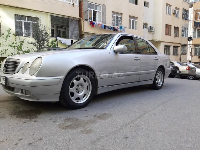 Mercedes E 220 2000, 375,000 km - 2.2 l - Bakı