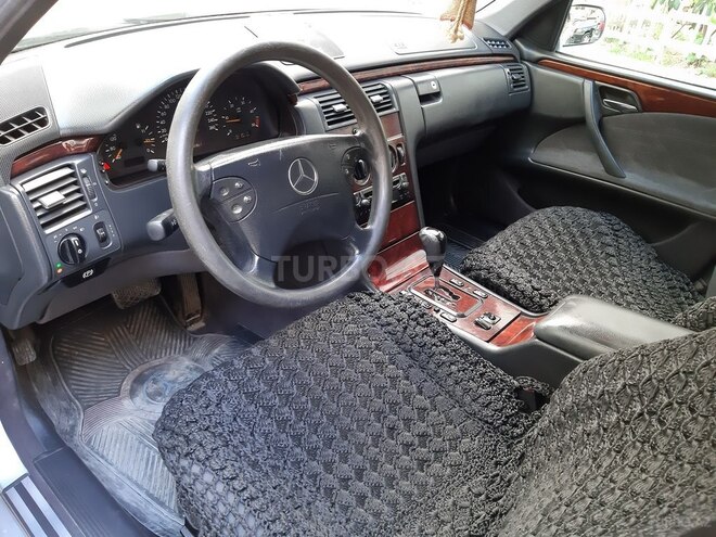 Mercedes E 220 2000, 375,000 km - 2.2 l - Bakı