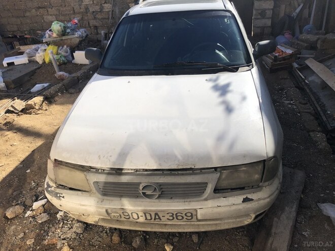 Opel Astra 1996, 360,000 km - 1.6 l - Bakı