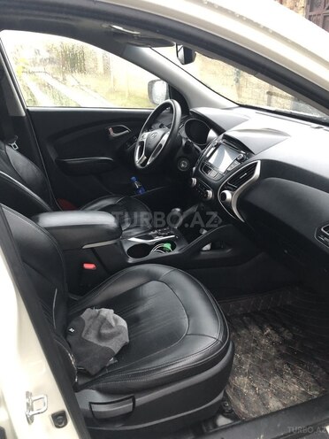 Hyundai ix35 2011, 180,000 km - 2.0 l - Bakı