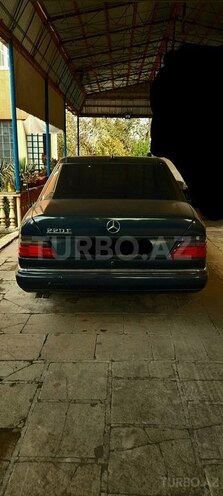 Mercedes E 200 1992, 450,000 km - 2.2 l - Masallı