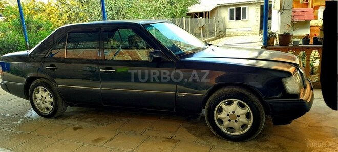 Mercedes E 200 1992, 450,000 km - 2.2 l - Masallı