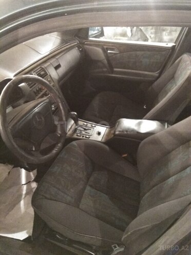 Mercedes E 230 1997, 185,632 km - 2.3 l - Sumqayıt