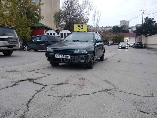 Opel Astra 1997, 318,000 km - 1.6 l - Bakı
