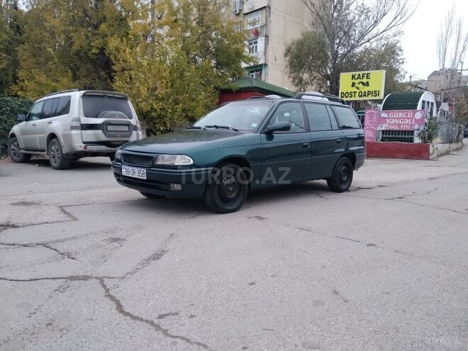 Opel Astra 1997, 318,000 km - 1.6 l - Bakı