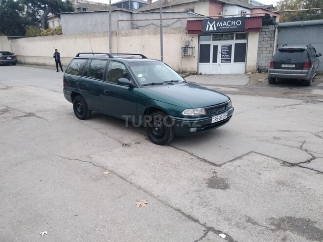 Opel Astra 1997, 318,000 km - 1.6 l - Bakı