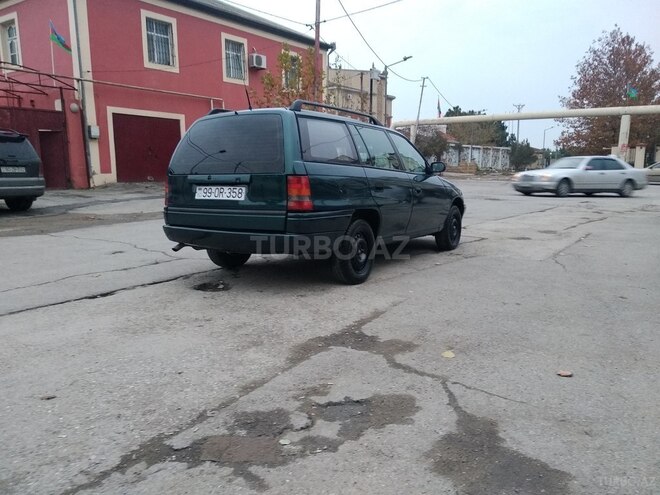 Opel Astra 1997, 318,000 km - 1.6 l - Bakı
