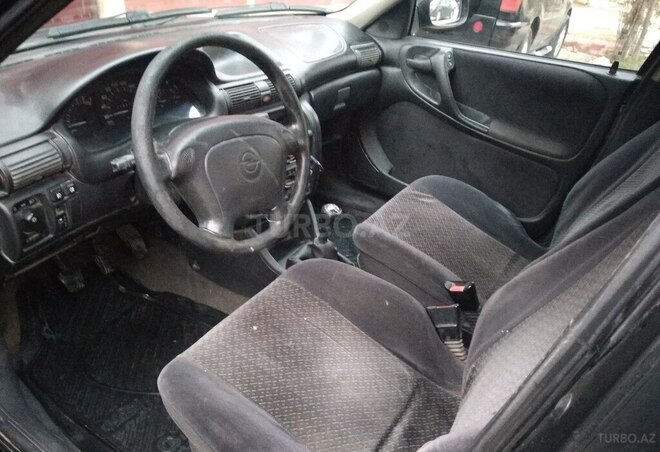 Opel Astra 1997, 318,000 km - 1.6 l - Bakı