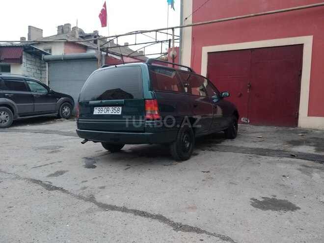 Opel Astra 1997, 318,000 km - 1.6 l - Bakı
